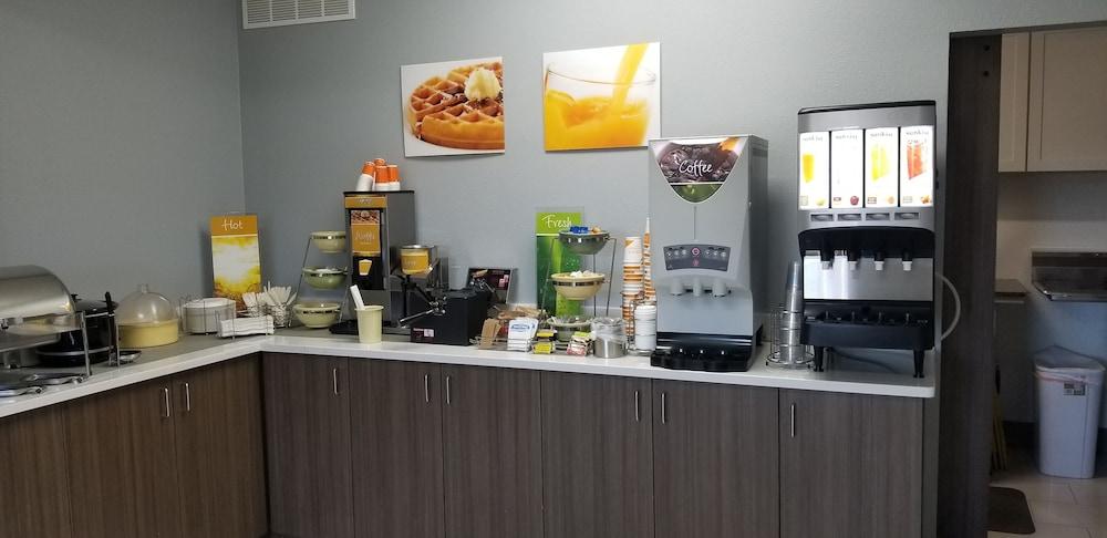 Quality Inn Pelham I-65 Exit 246 Экстерьер фото