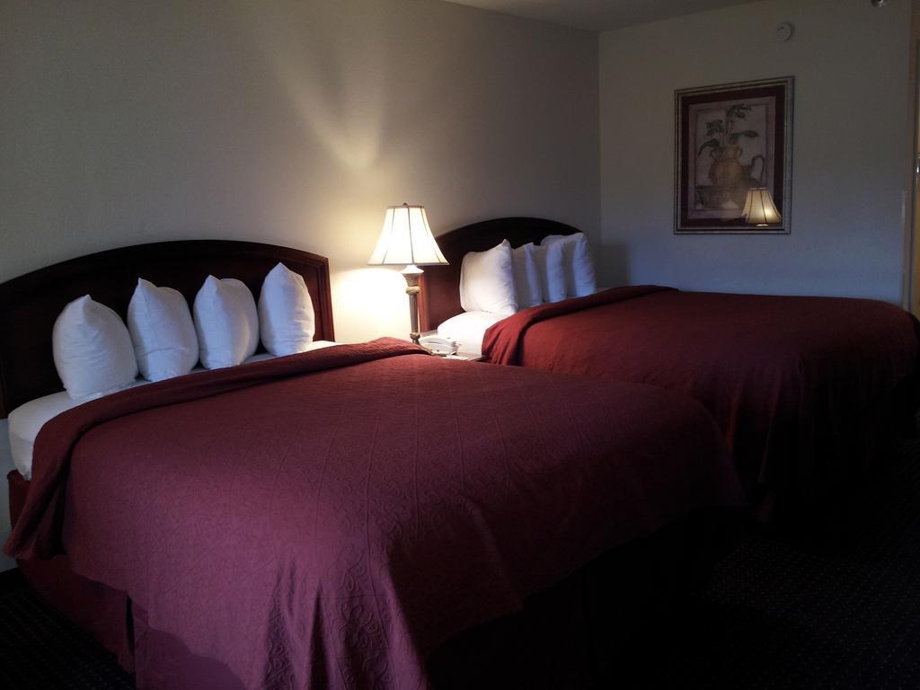 Quality Inn Pelham I-65 Exit 246 Экстерьер фото