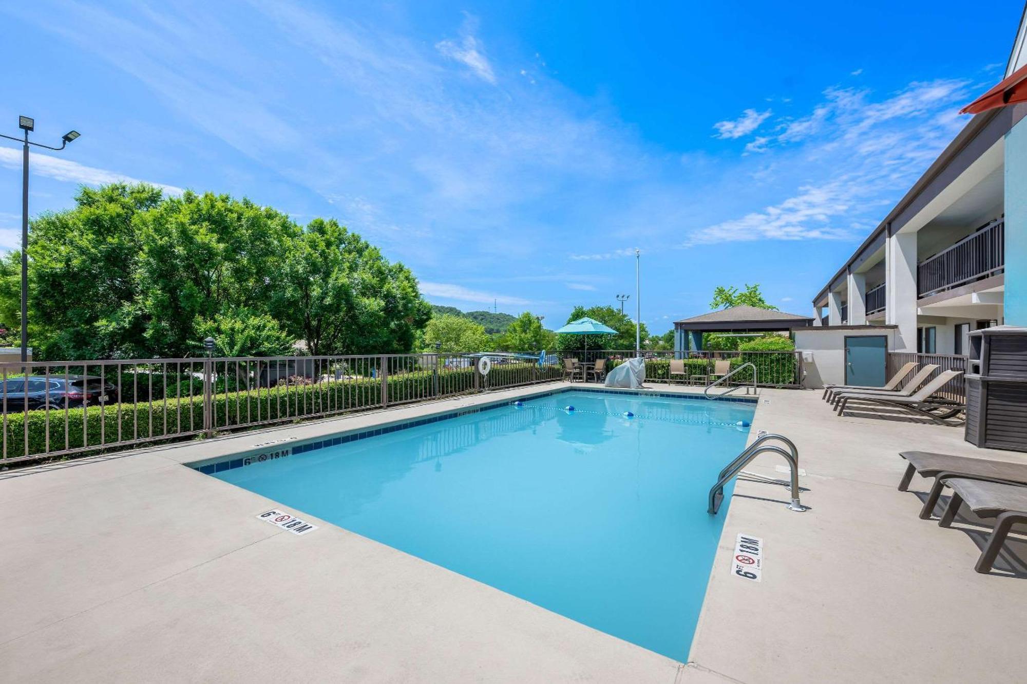 Quality Inn Pelham I-65 Exit 246 Экстерьер фото