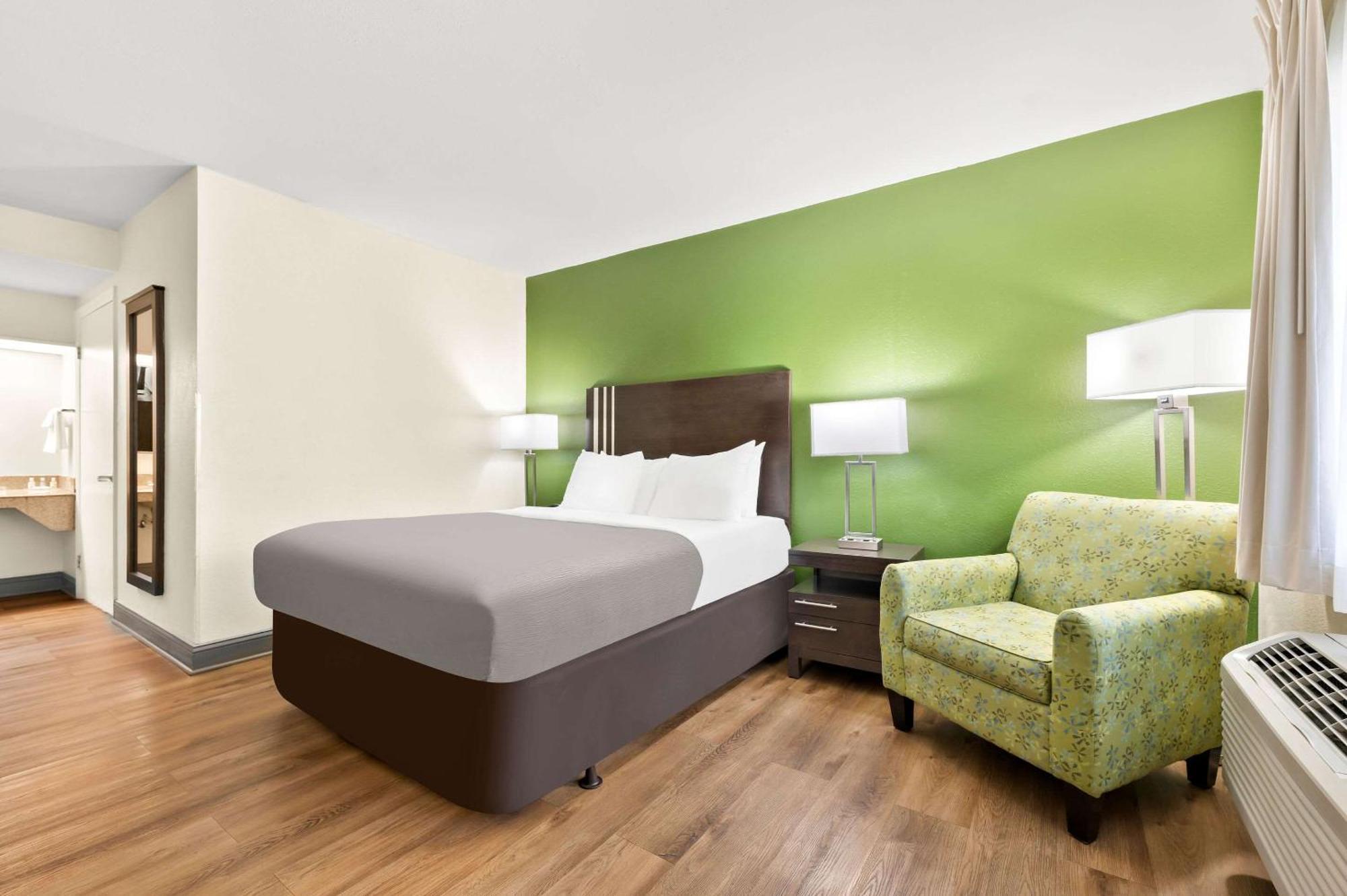 Quality Inn Pelham I-65 Exit 246 Экстерьер фото